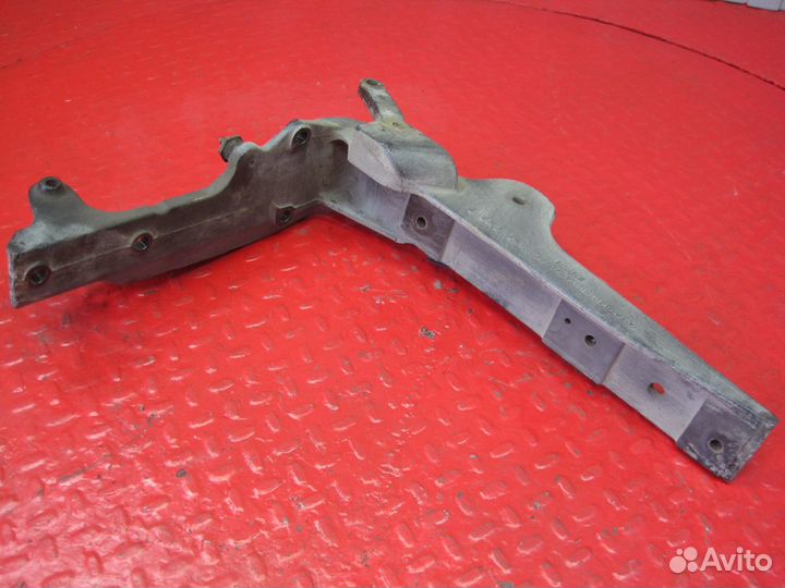 Кронштейн кабины передний Mercedes-Benz Axor