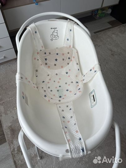 Детская ванночка для купания с подставкой