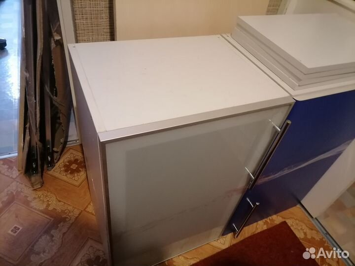 Полка два отделения с стеклом новая