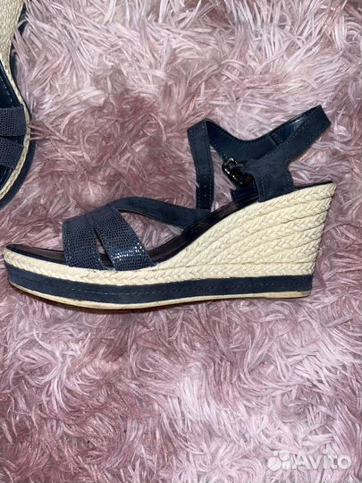 Босоножки женские