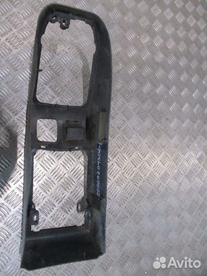 Накладка центральной консоли MAN 81617016286