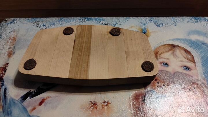 Подставка для телефона из дерева