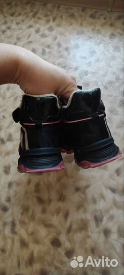 Демисезонные кроссовки для девочки 31