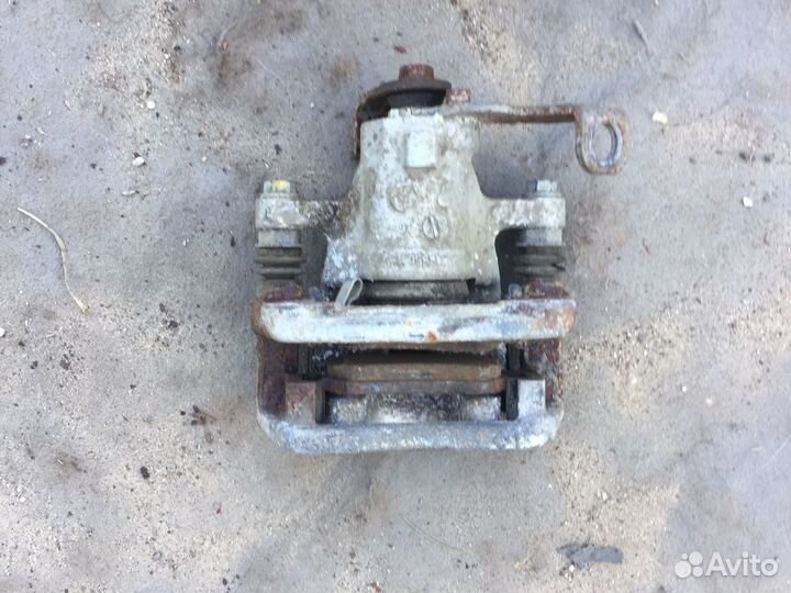 Суппорт тормозной Kia Ceed 2 JD