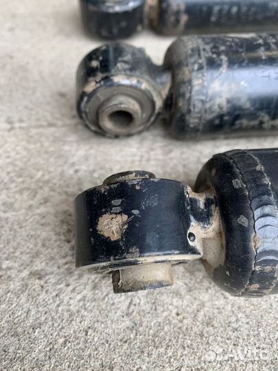 Амортизатор Mitsubishi Pajero 2