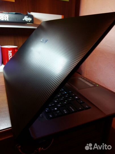 Ноутбук Asus на core i5, 17дюймов, видеокарта 2Gb
