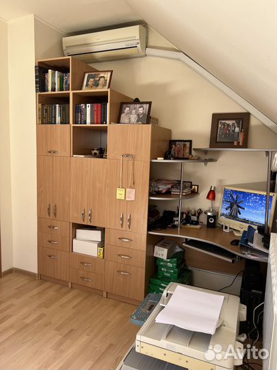 Уголок школьника стол со шкафчиками