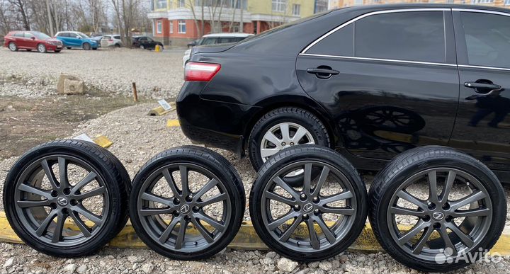 R18 Nokian Tyres Z 255/40, PCD 5x114.3 DIA 60.1