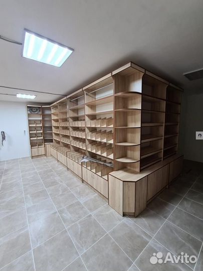 Торговые стеллажи в барбершоп