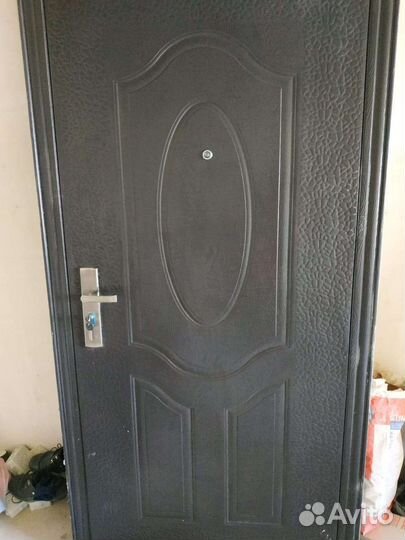 Металлическая дверь бу