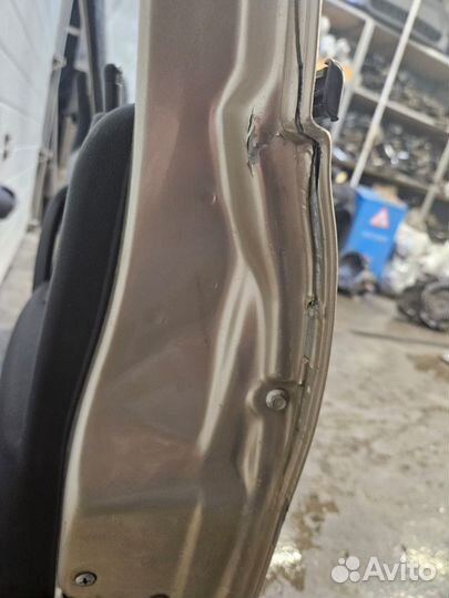 Правая дверь лада гранта с дефектом