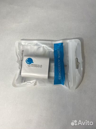 Зарядное устройство адаптер 3хUSB 1xType-C новое