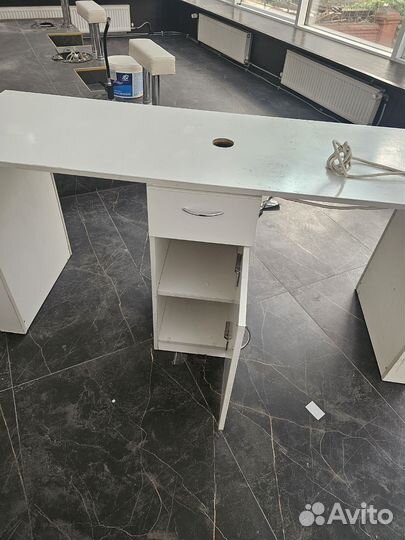 Стол для маникюра бу