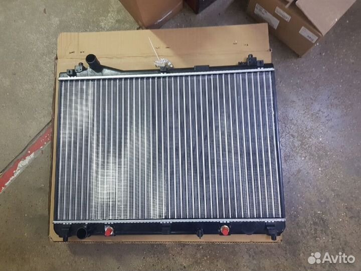 Радиатор охлаждения Сузуки Грант Витара