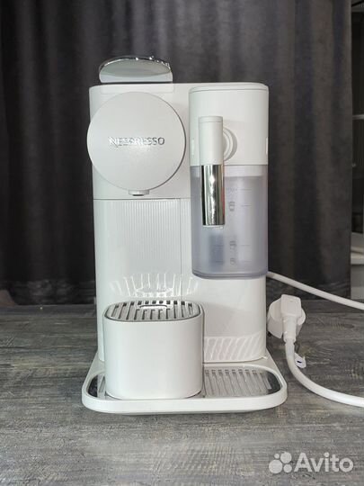 Капсульная кофемашина DeLonghi nespresso EN510.W