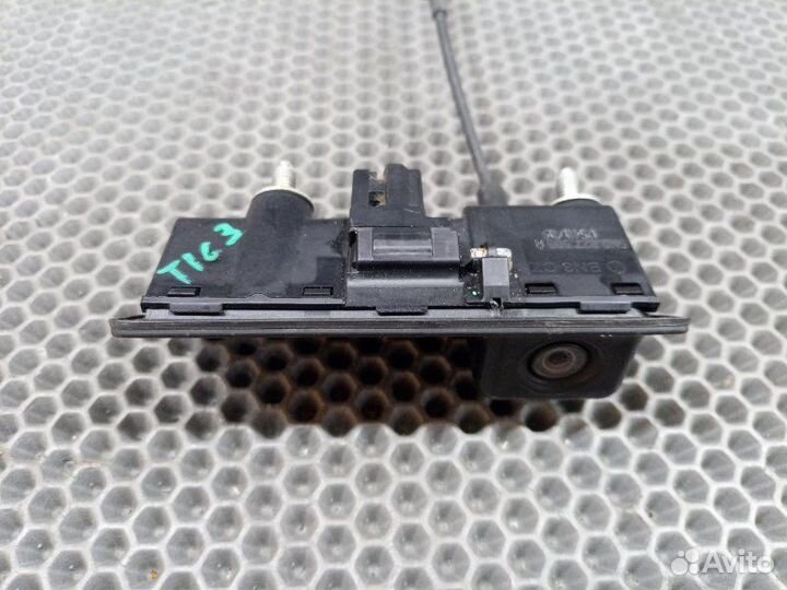 Камера заднего вида кнопка багажника Tiguan 06-11