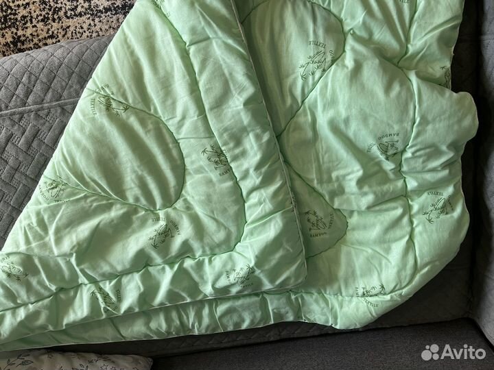 Детское одеяло и подушка в кроватку