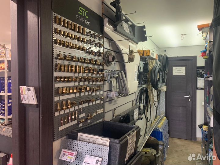 Магазин автозапчастей