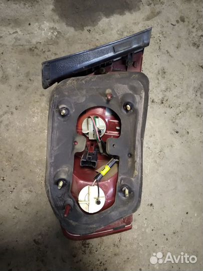 Фонарь задный правый в крыло Kia Opirus GH LD