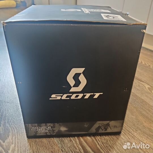 Шлем горнолыжный