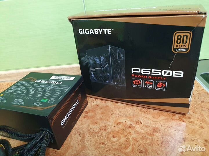 Блок питания Gigabyte P650B