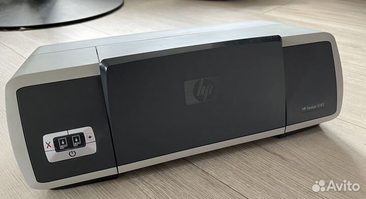 Цветной струйный принтер HP DeskJet 5743