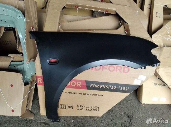 Крыло переднее правое Mitsubishi L200 Pajero Sport