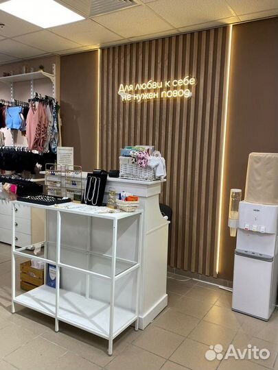 Шоурум женской одежды и нижнего белья
