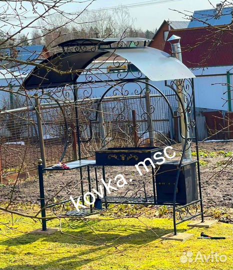 Мангал с крышей