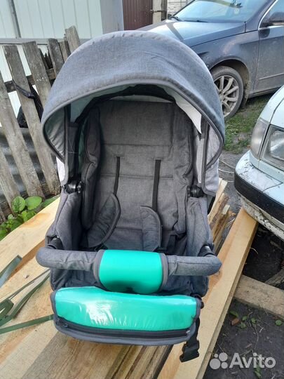 Продам детскую коляску 3 в 1