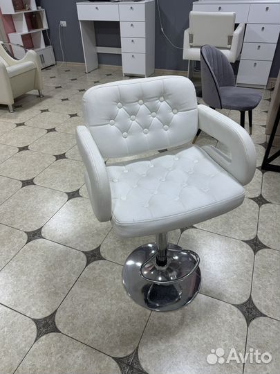 Кресло для бровиста