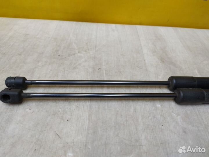 Амортизатор багажника Mercedes-Benz B W245