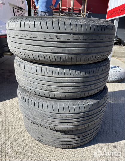 Yokohama BluEarth AE50 215/65 R17