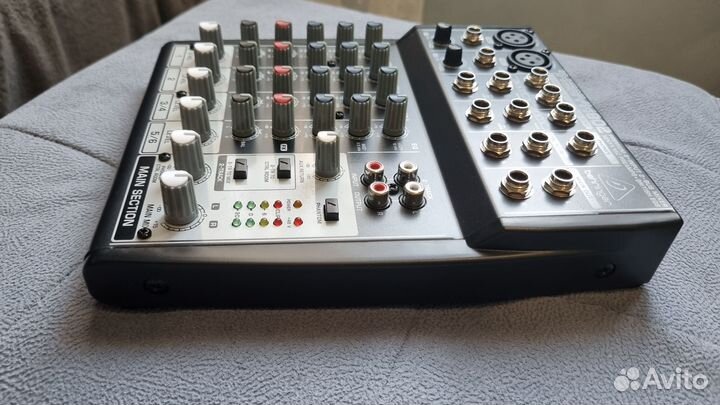 Микшер Behringer xenyx 802