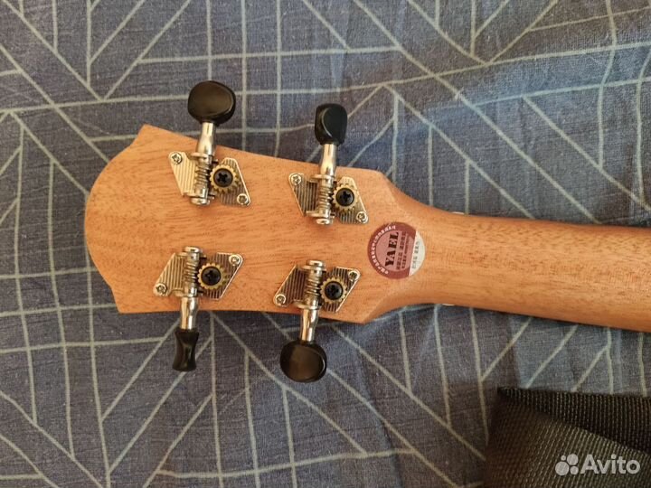 Укулеле тенор