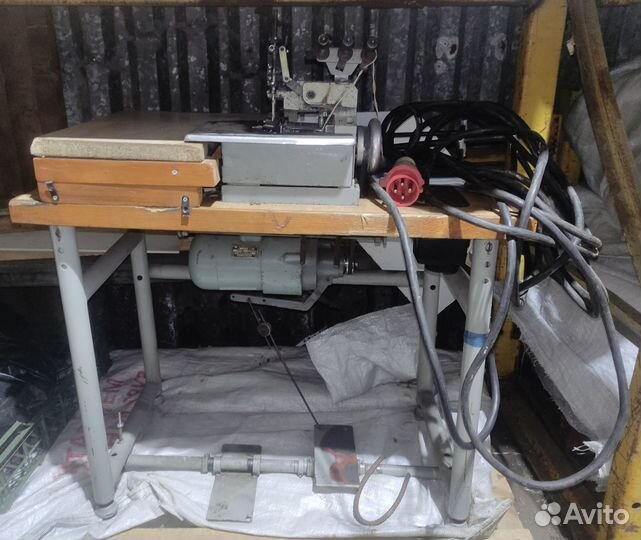 Оверлок ковровый, нитки для оверлока