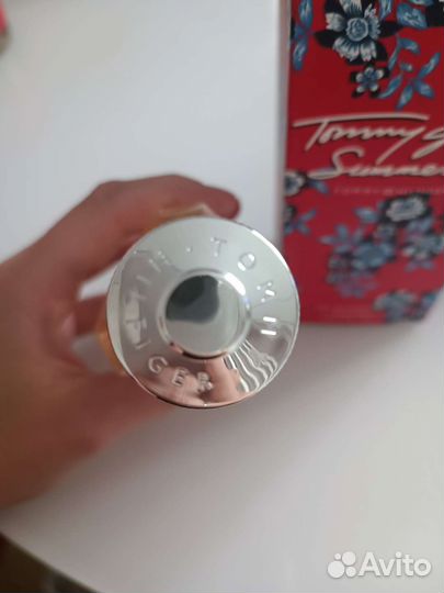 Туплетная вода Tommy Hilfiger