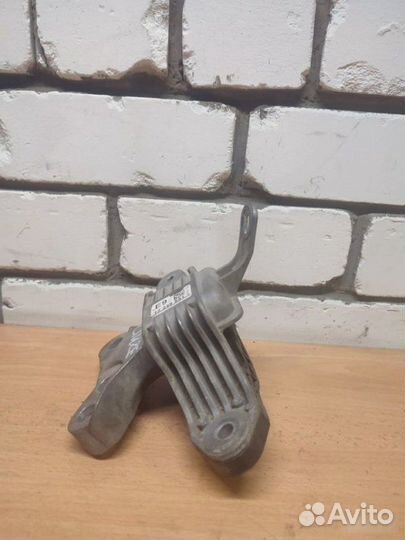 Опора двигателя и кпп Chevrolet Cruze