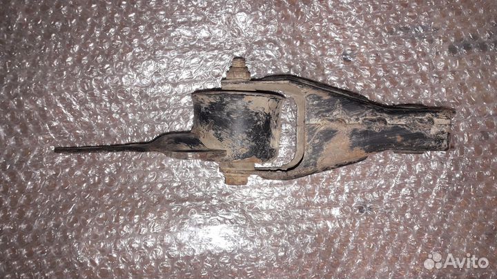 Опора кпп для шкоды фелиции