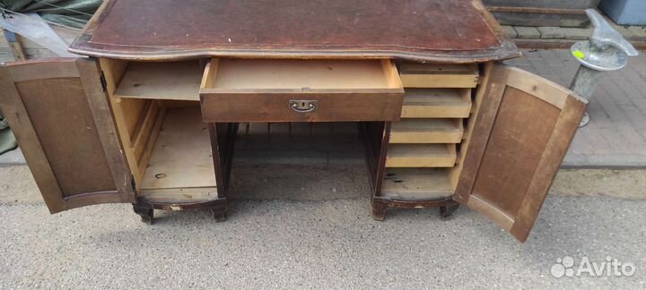 Письменный стол. Старинный