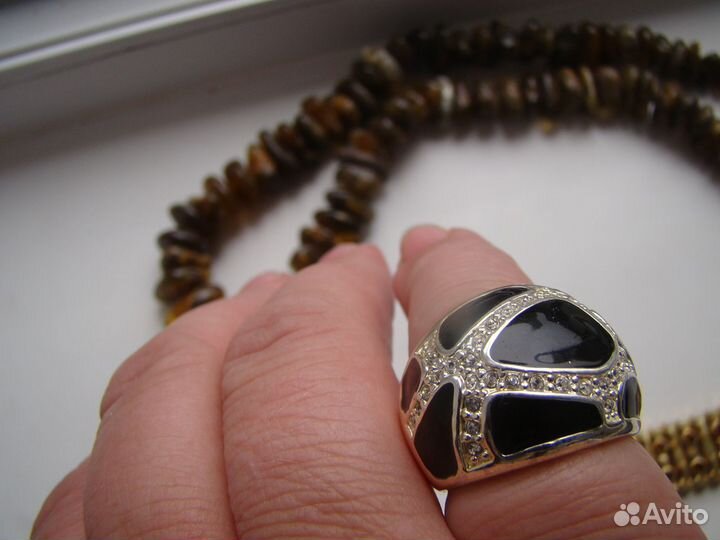 Кольцо бренда Natalia V Collister