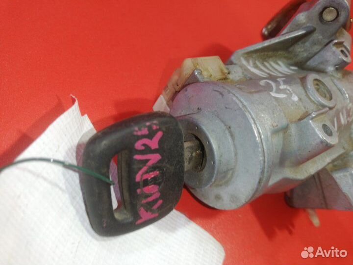 Замок зажигания Toyota Hilux Pick Up KUN25 2KD-FTV