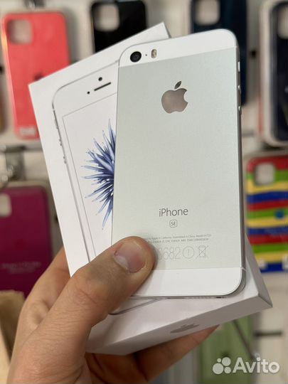 iPhone SE, 32 ГБ