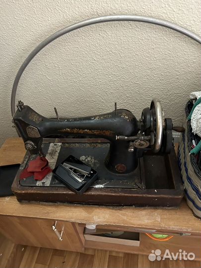 Швейная машина Singer