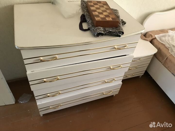 Спальный гарнитур
