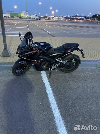 Bajaj Pulsar RS200