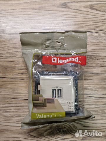 Двойная USB розетка Legrand Valena Life 753512