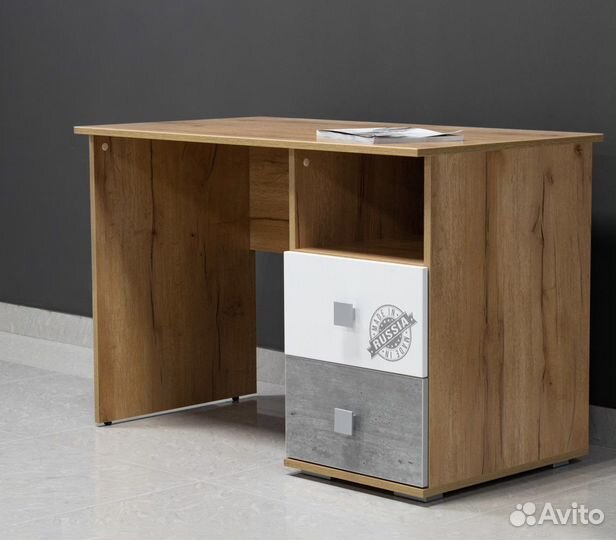 Стол письменный