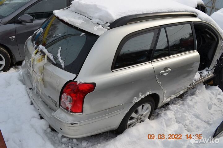 Двери на Toyota Avensis универсал 2009 г в