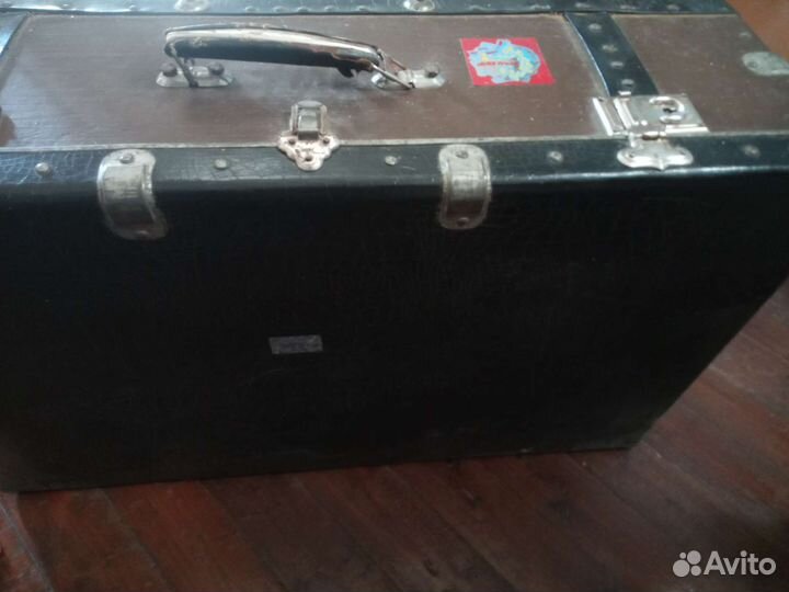 Ретро чемодан